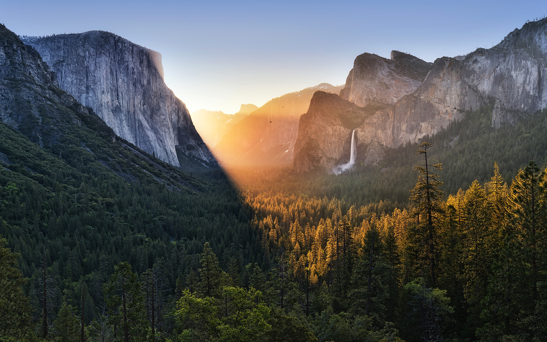 Yosemite Valley at dawn