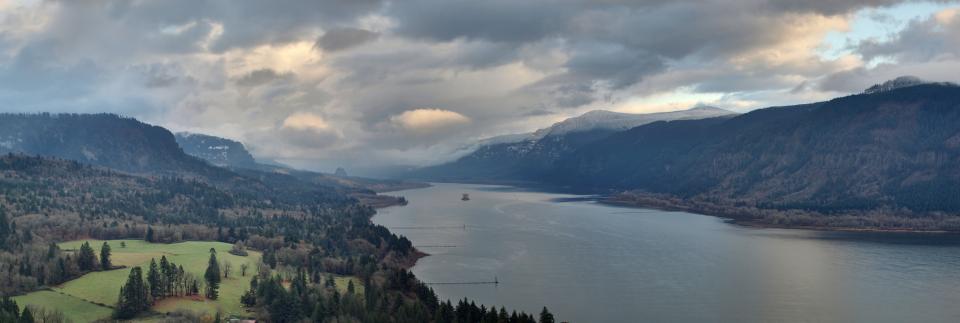 Looking east from Cape Horn, Columbia river gorge.