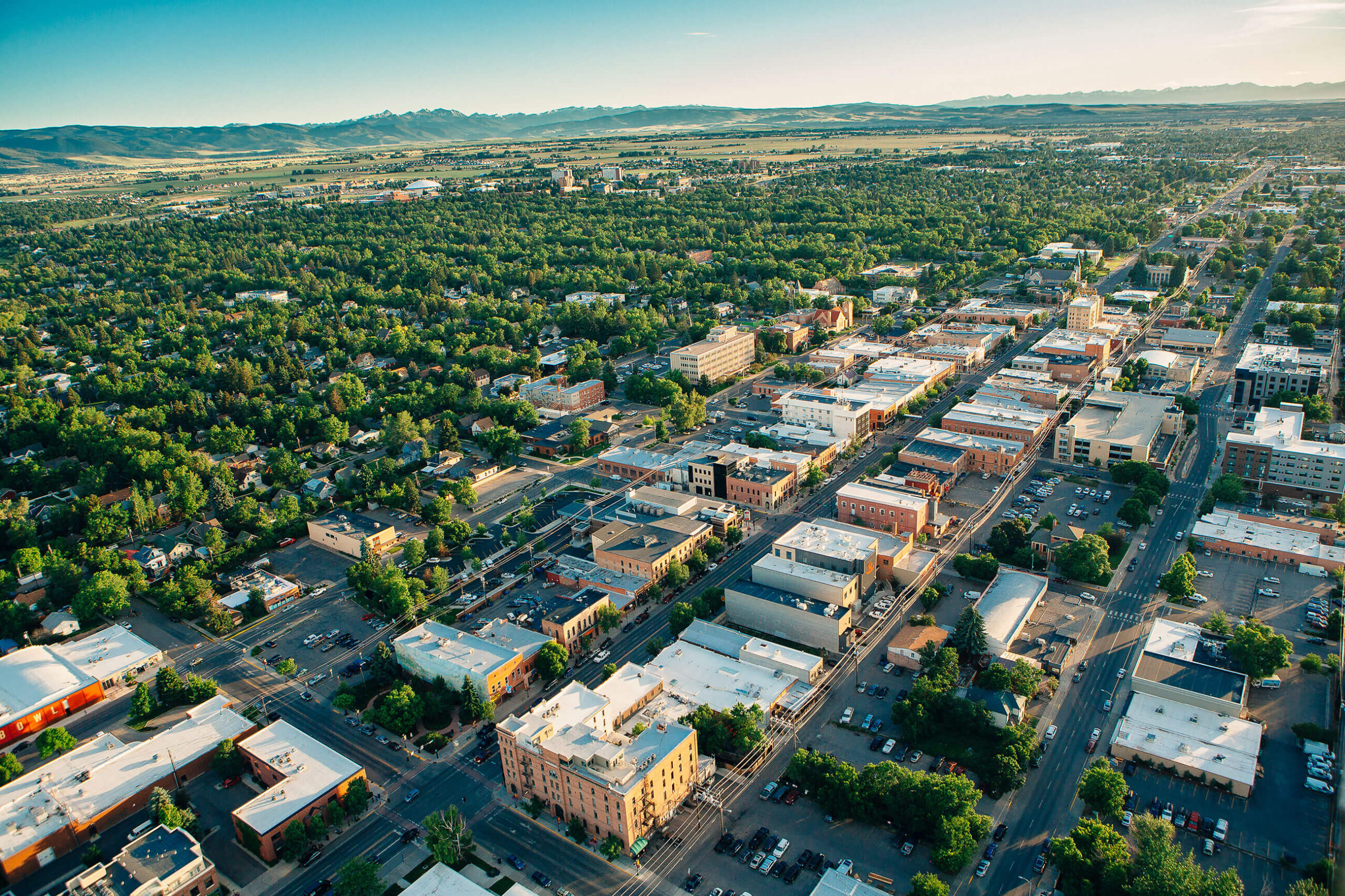 An aerial view of a town in colorado.